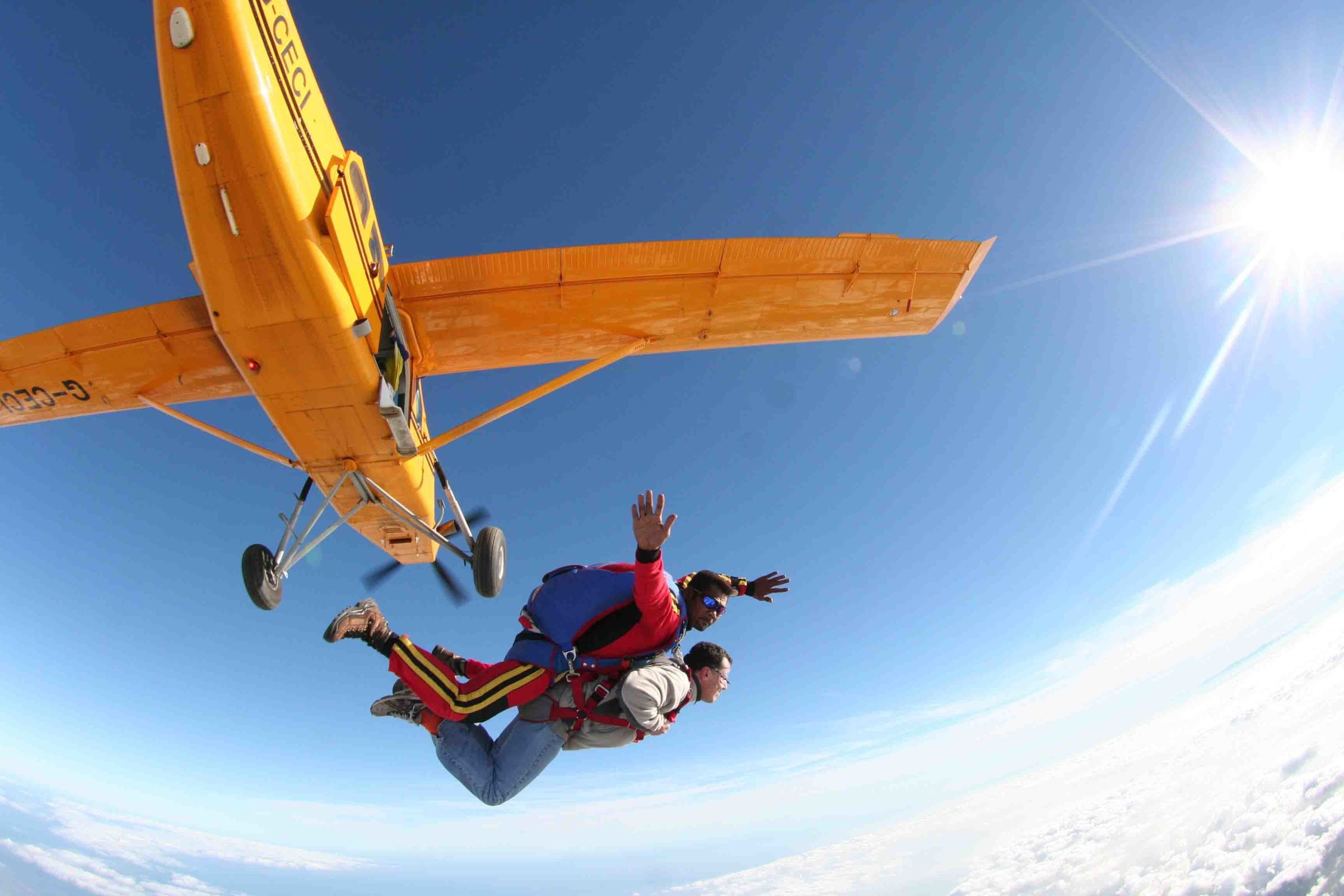 Saut en Parachute en Tandem, Baptême de Parachute, Vol en Parachute ...